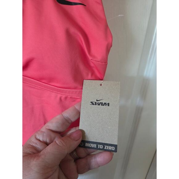 NEW Nike XS Pink Bathing Suit TOP Tank Built in Bra Pickle Ball Tennis Modest - Picture 3 of 7